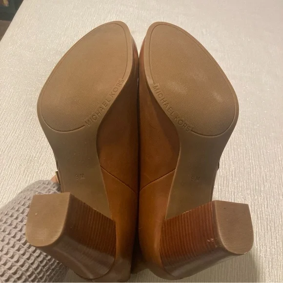 Michael Kors Frenchie Flex Leather Boots Chestnut Brown with Gold Zipper - Picture 5 of 7